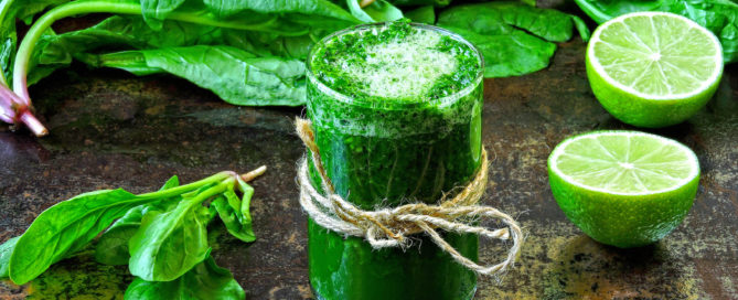 spinach smoothie with lime juice